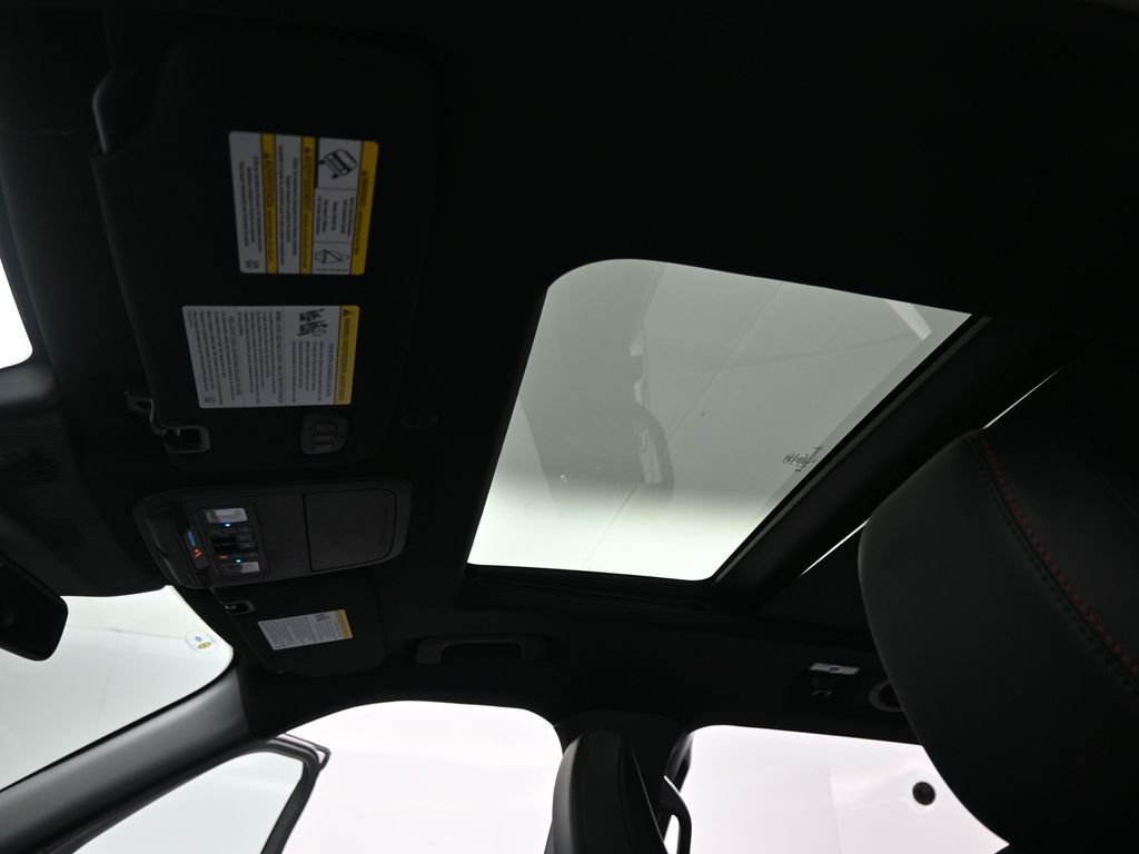 New 2025 Star White Metallic Tri-Coat Ford ST image 21