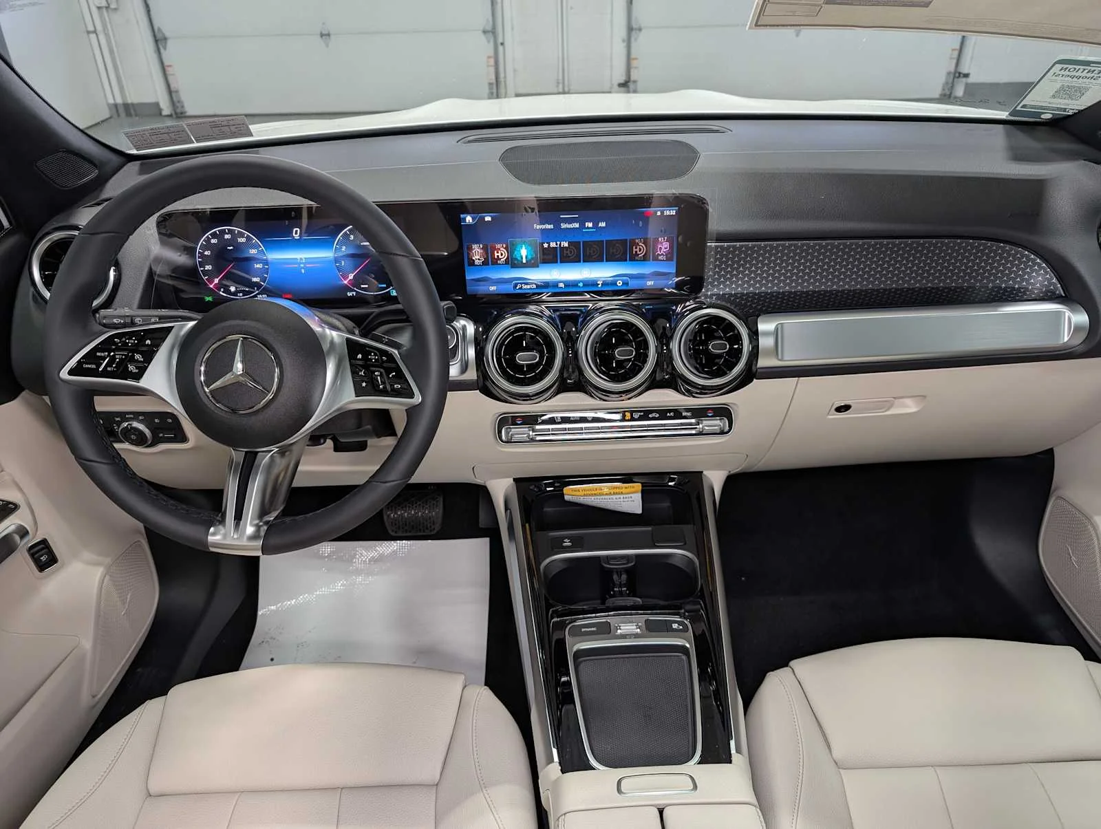 Used 2026 Polar White Mercedes-Benz GLB 250 image 16
