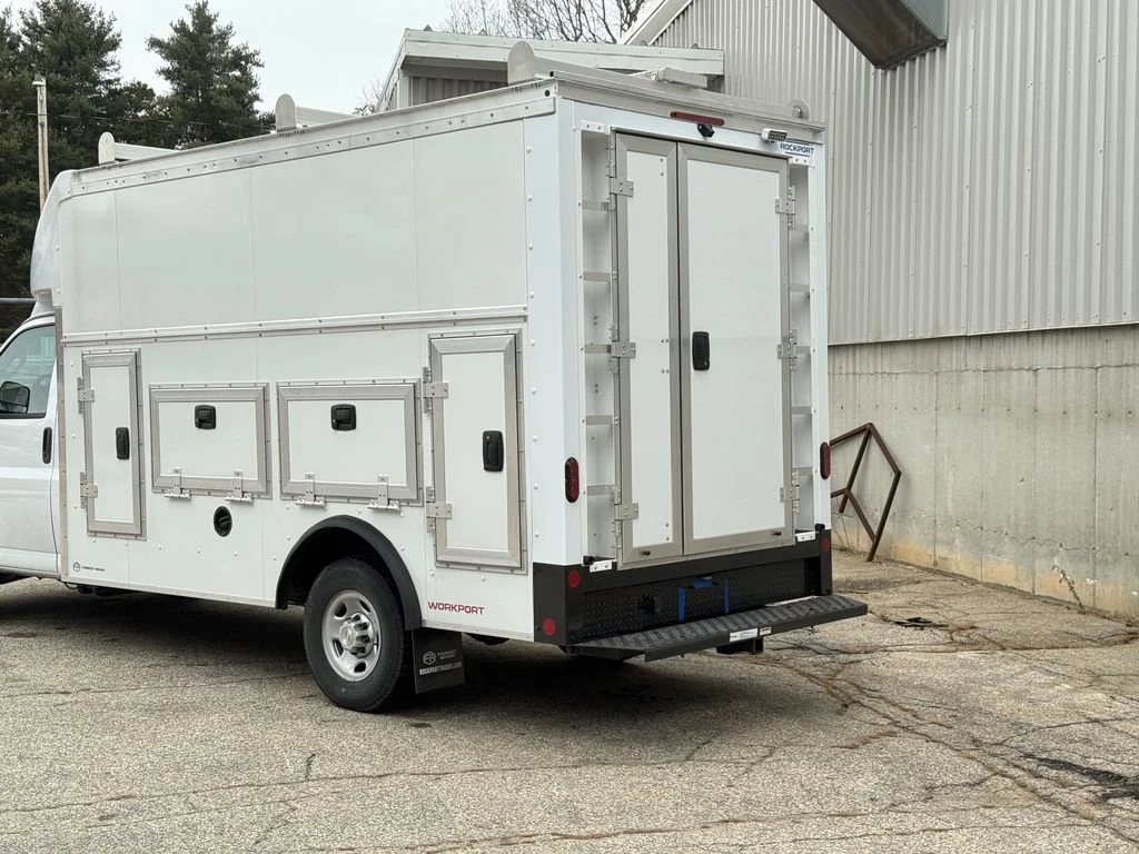 New 2026 Summit White Chevrolet 1WT image 6