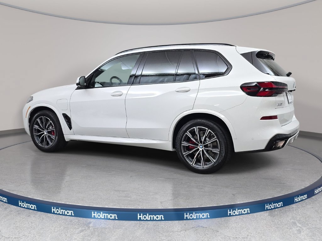 New 2026 Alpine White BMW xDrive50e image 7