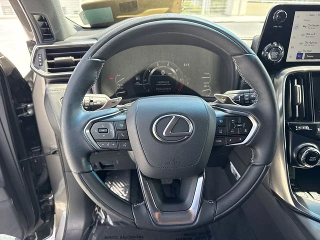 Used 2024 Gray Lexus 600 Luxury image 14