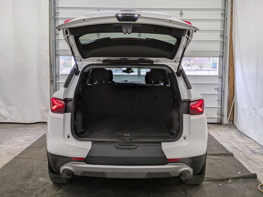 Used 2021 White Chevrolet LT image 9