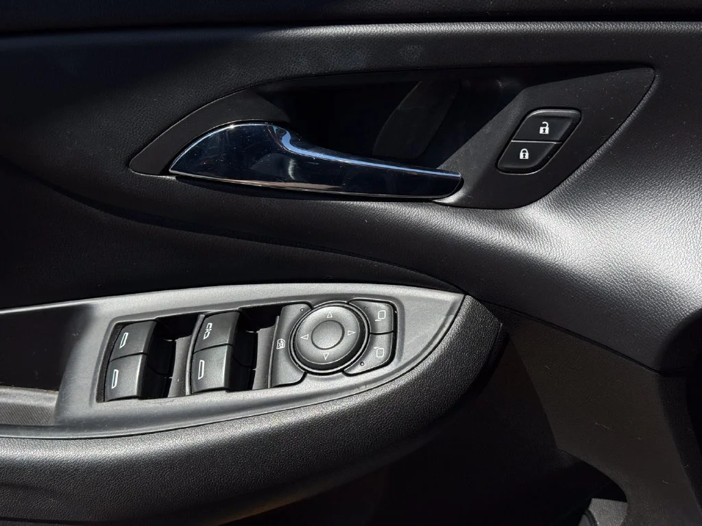 Used 2018 SATIN STEEL METALLIC Chevrolet Premier image 6