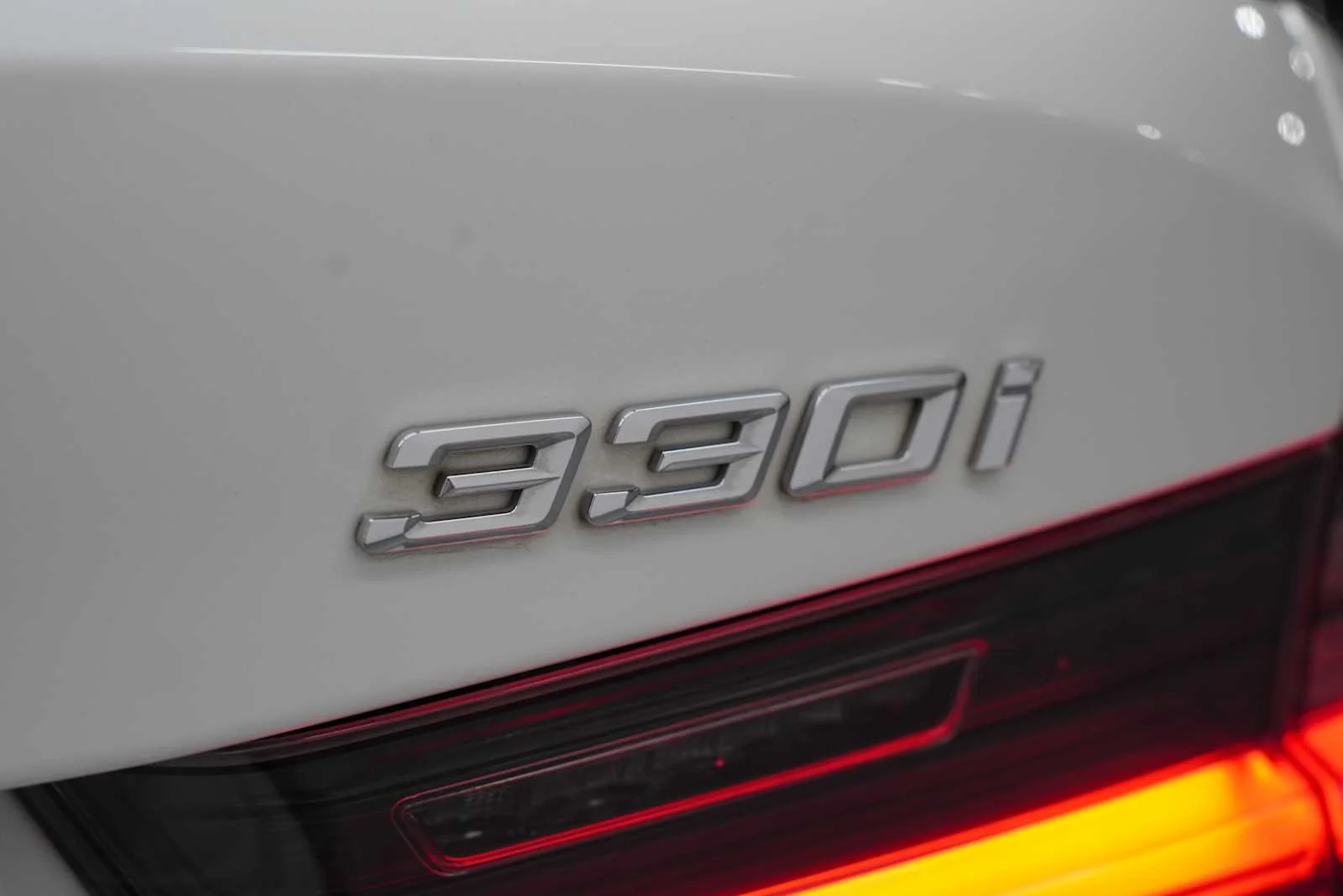 Used 2021 Mineral White Metallic BMW 330i image 9