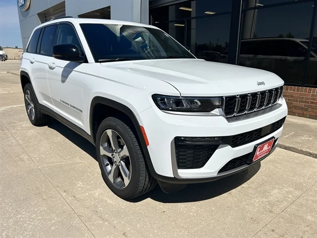 Used 2026 WHITE JEEP Limited image 1