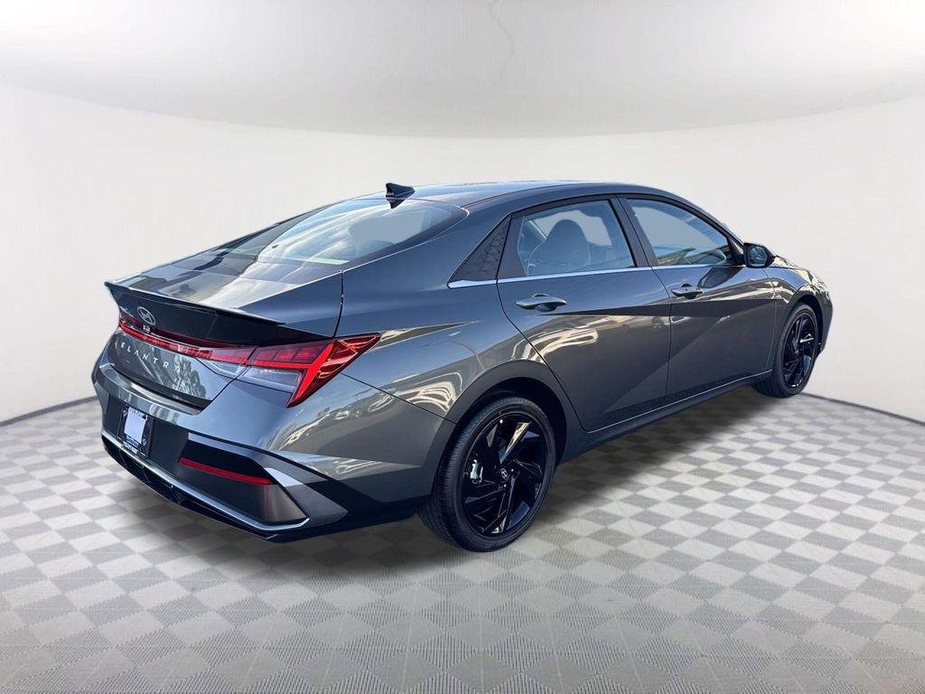 New 2026 Gray Hyundai SEL Sport Premium image 5