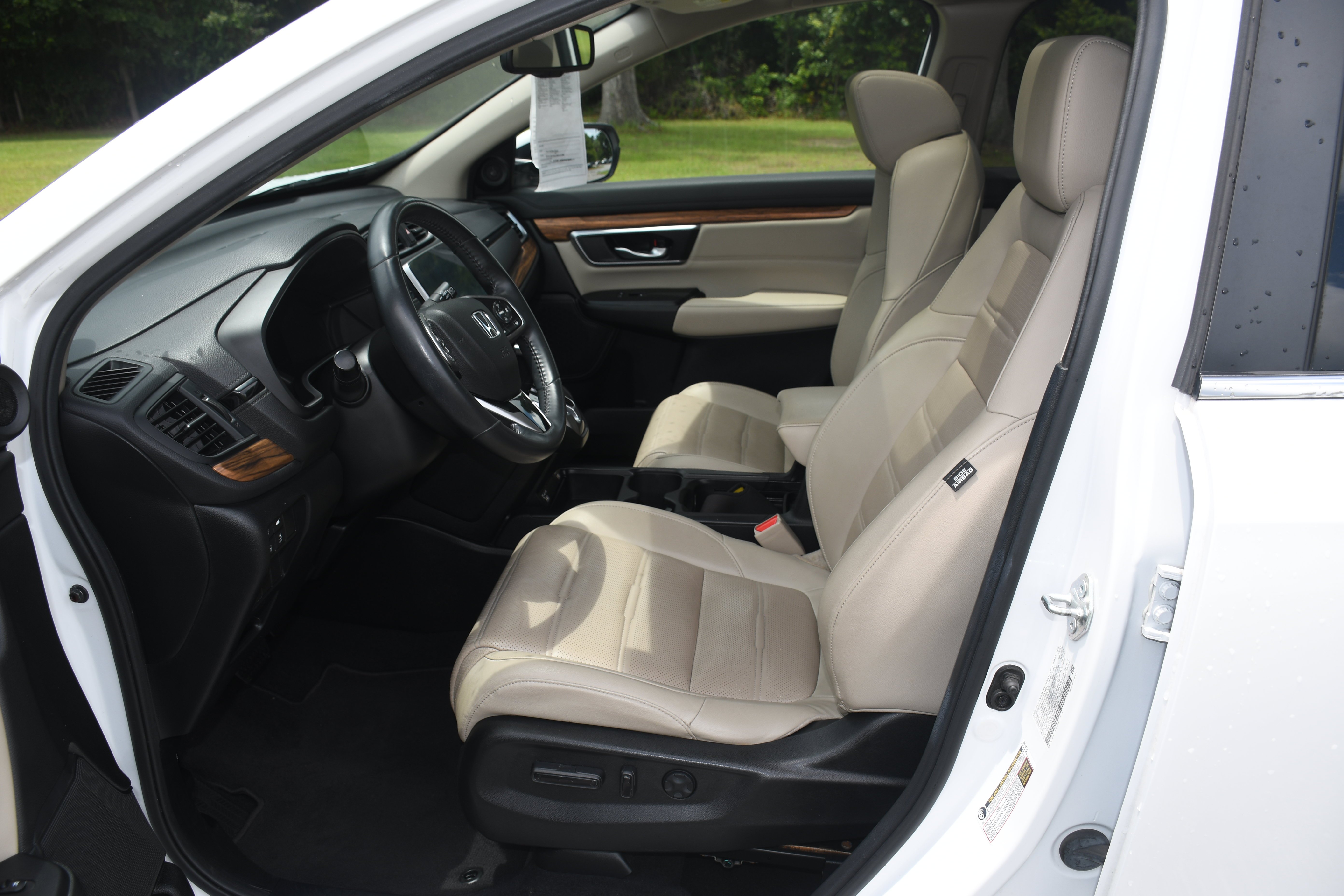 Used 2021 Silver Honda EX-L image 8