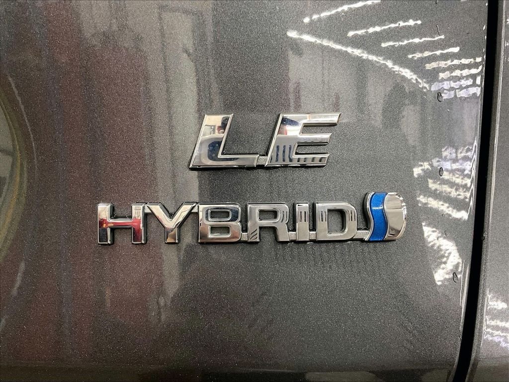 Used 2020 Gray Toyota LE image 11