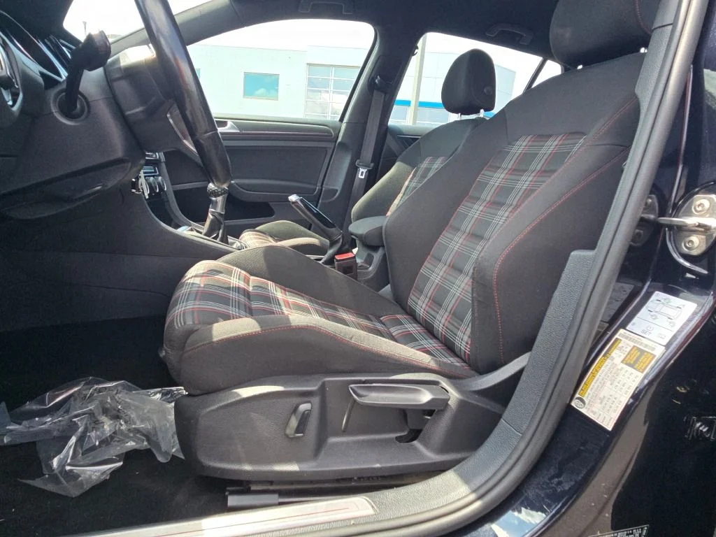 Used 2021 Black Volkswagen 2.0T S image 18