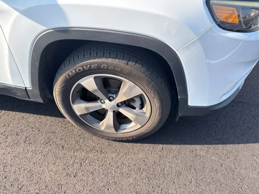 Used 2019 White Jeep Limited image 19