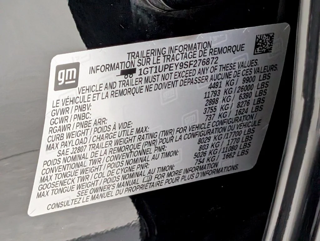 Certified Used 2025 Onyx Black GMC AT4 image 34