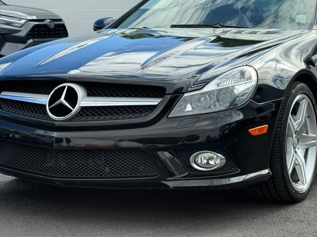 Used 2012  Mercedes-Benz SL 550 image 2