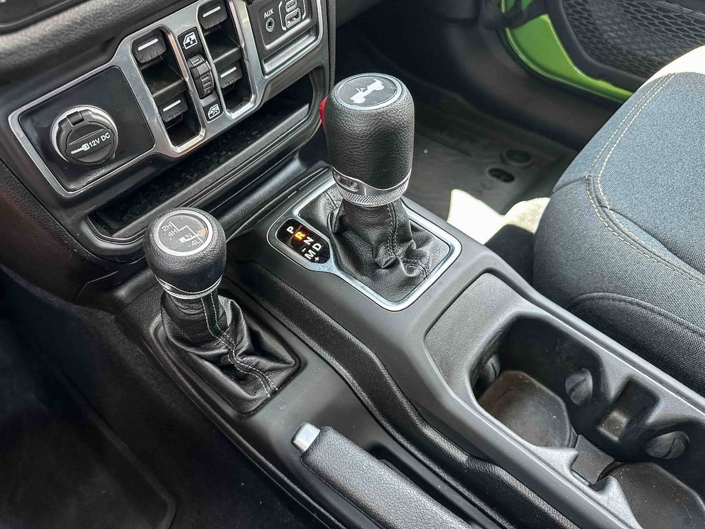 Used 2025 Green Jeep Sport S image 33