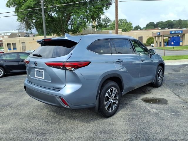 Used 2022  Toyota XLE image 5