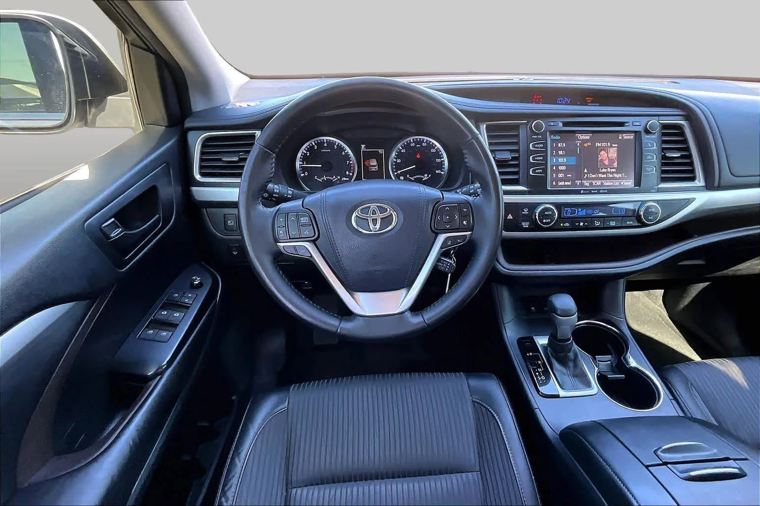 Used 2017 Blizzard Pearl Toyota LE image 6