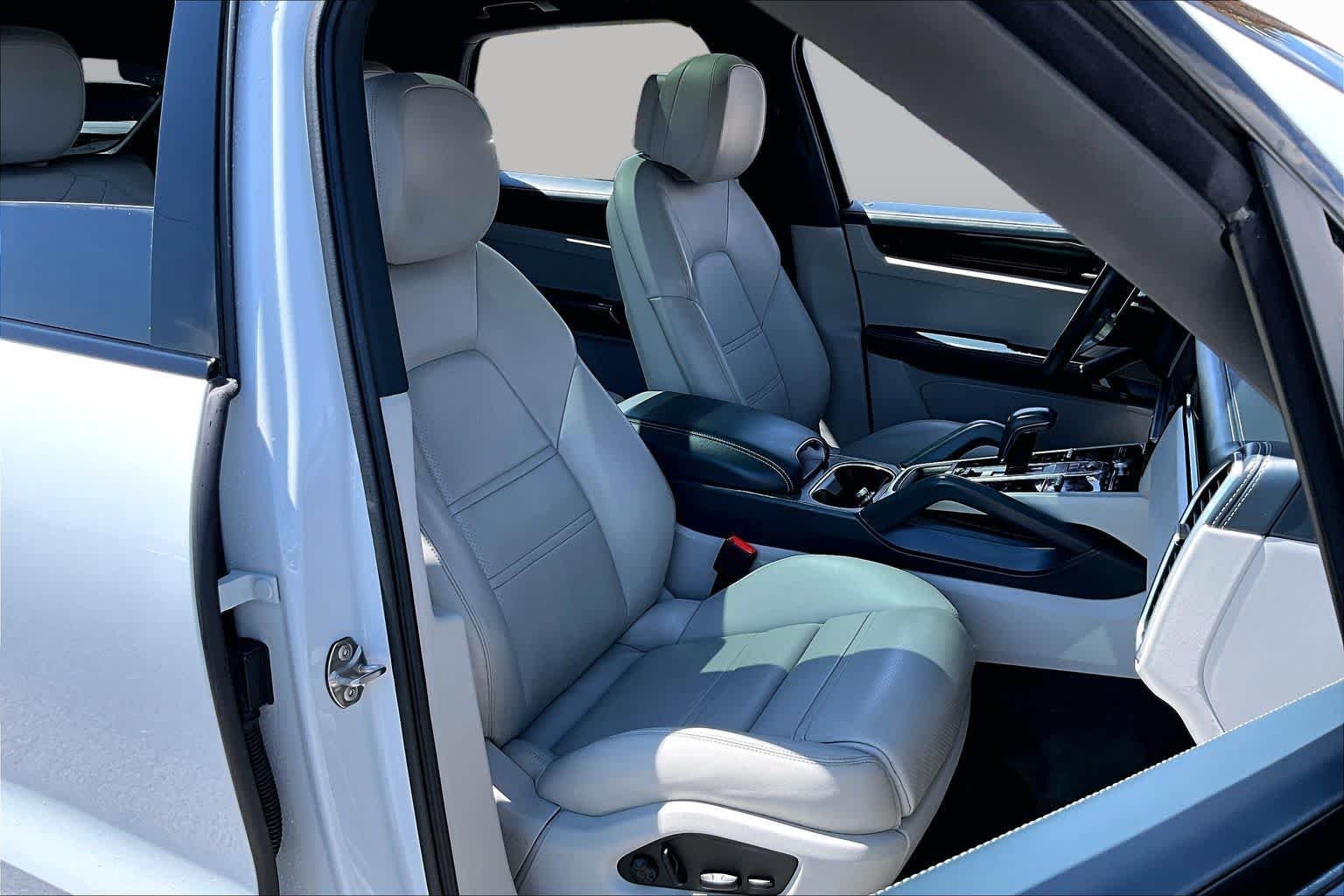 Used 2023 White Porsche  image 8