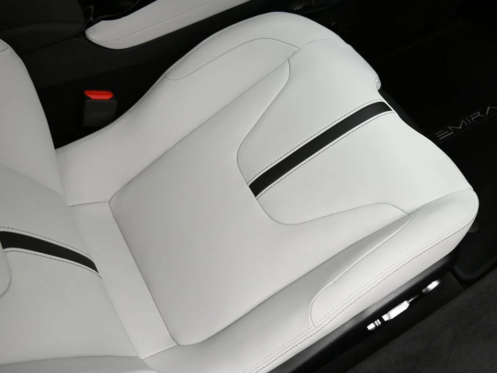 2026 Lotus Emira - Photo 15