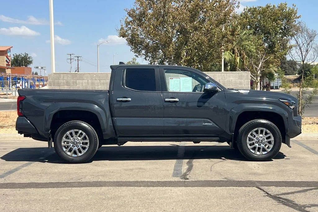 Certified Used 2025  Toyota Limited image 3