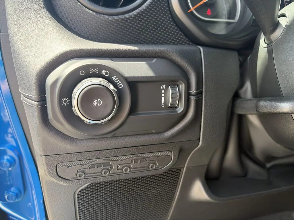New 2026 Hydro Blue Pearl-Coat Exterior Paint Jeep Rubicon X image 18