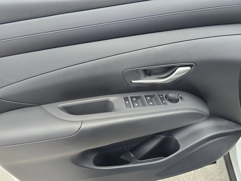 New 2026 White Hyundai SEL image 18