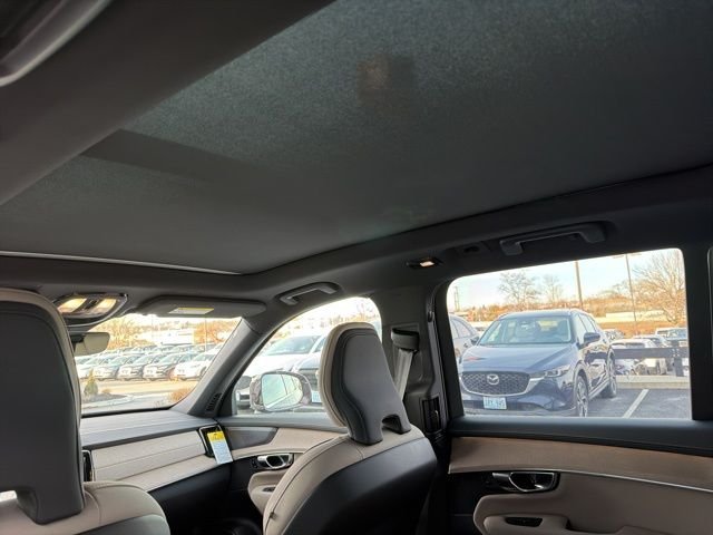 2026 Volvo XC90 Plus - Photo 10