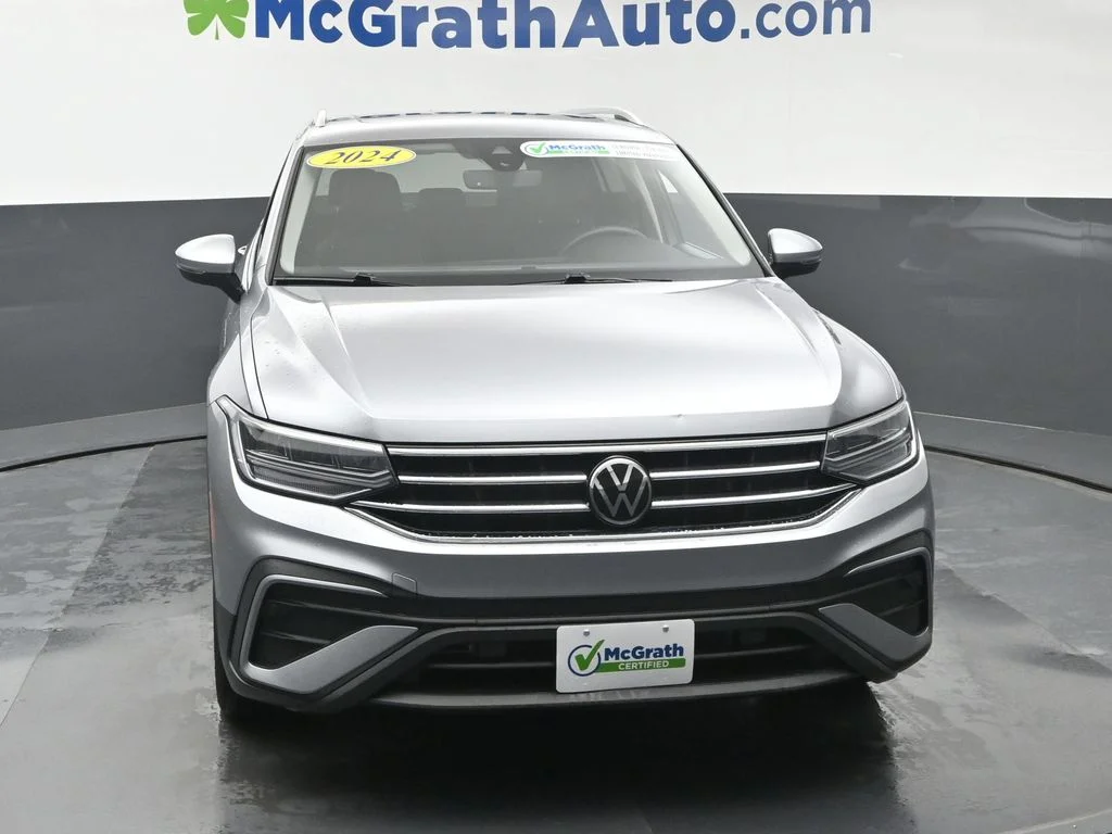 Used 2024 Silver Volkswagen 2.0T SE image 5