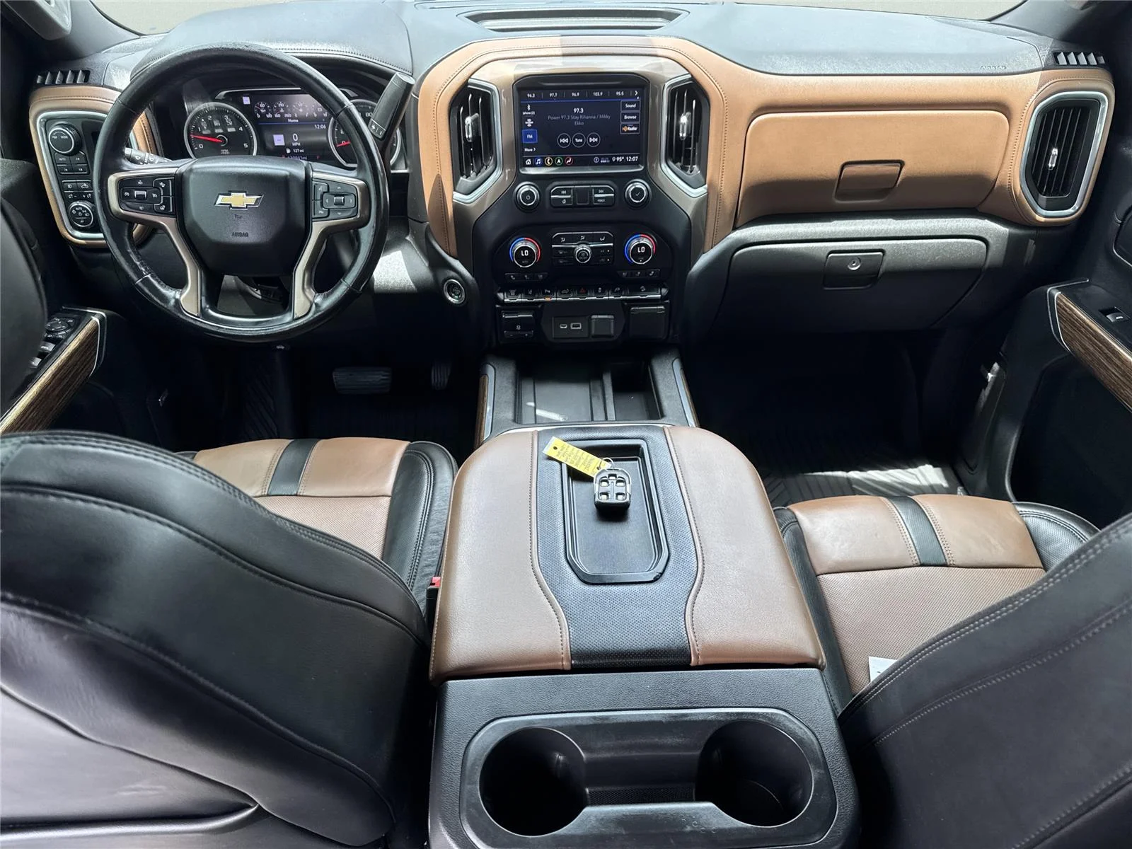 Used 2020 IRIDESCENT PEARL TRICOAT Chevrolet High Country image 13