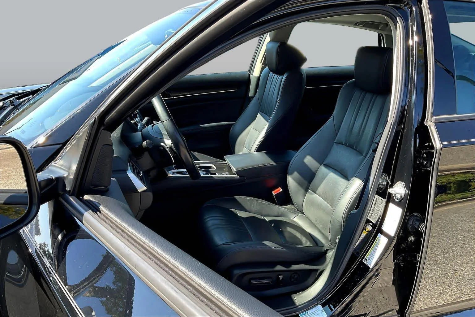 Used 2021 Crystal Black Pearl Honda EX-L image 8