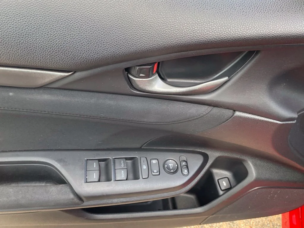 Used 2019  Honda Si image 21