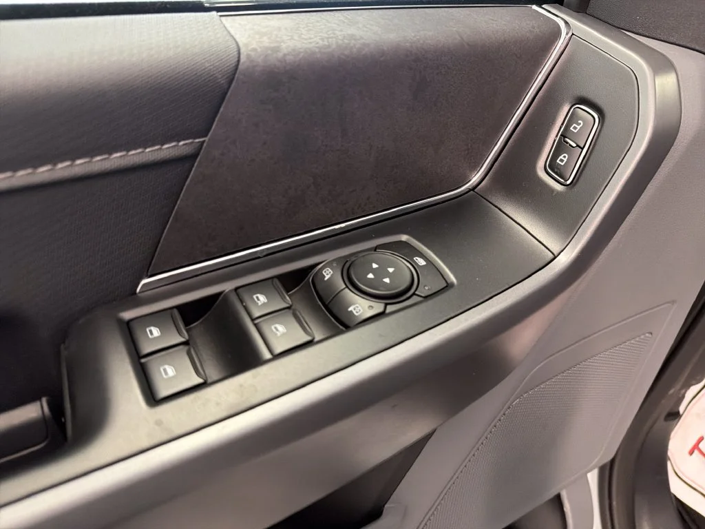 New 2026 Oxford White Ford XLT image 13