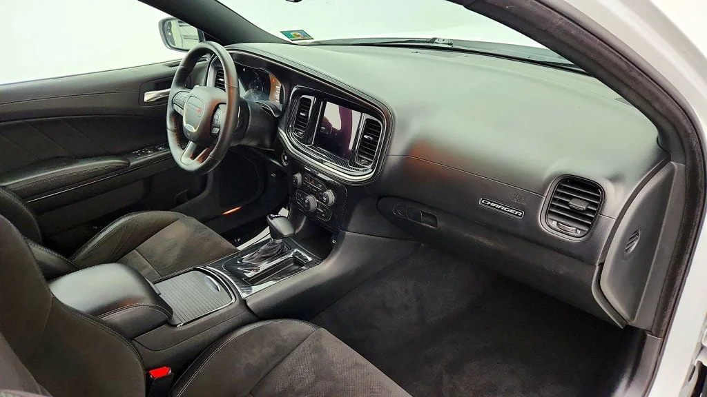 Used 2019 White Knuckle Clearcoat Dodge Charger GT w/ Performance Handling, Plus & Blacktop Pkgs image 27