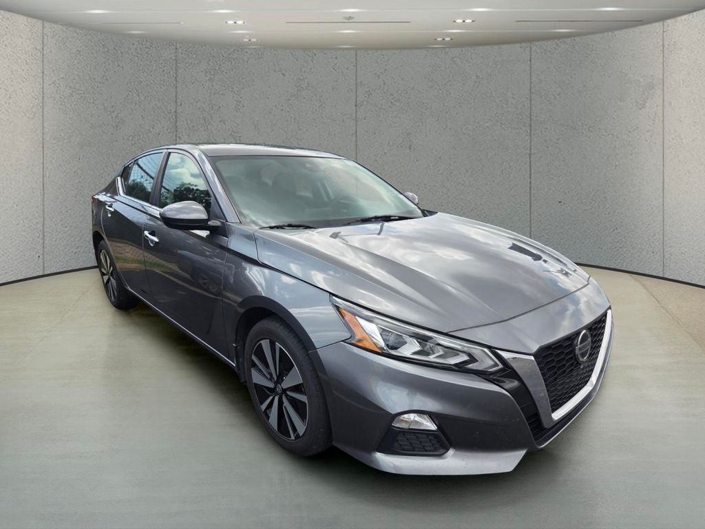 Used 2022 Gray Nissan 2.5 SV image 5