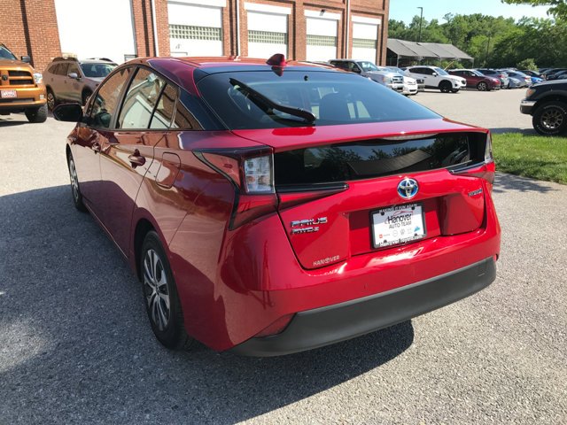 Used 2022 Supersonic Red Toyota LE image 5