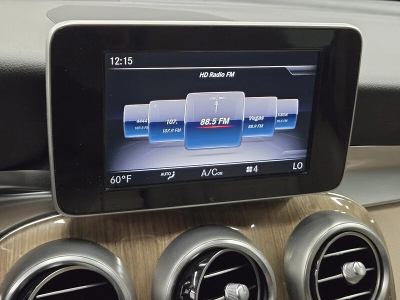 Used 2018 White Mercedes-Benz GLC 300 image 19