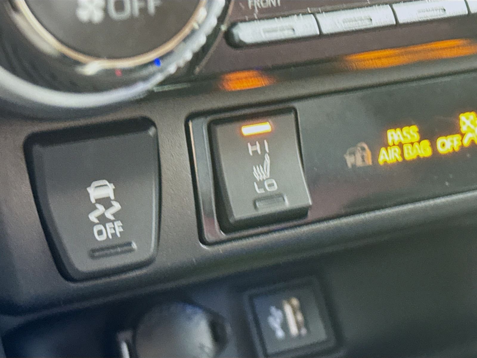 2024 Toyota RAV4 XSE - Photo 17