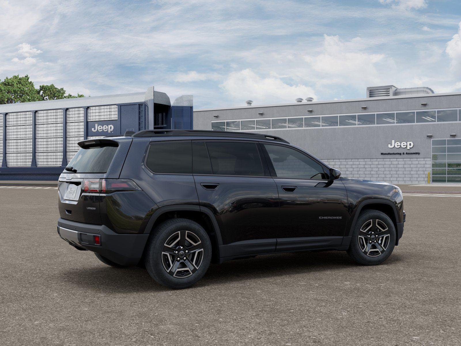 New 2026 Diamond Black Crystal Pearl-Coat Exterior Paint Jeep Laredo image 4