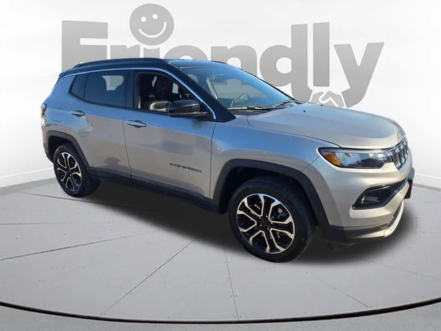 Used 2024 Silver Jeep Limited image 3