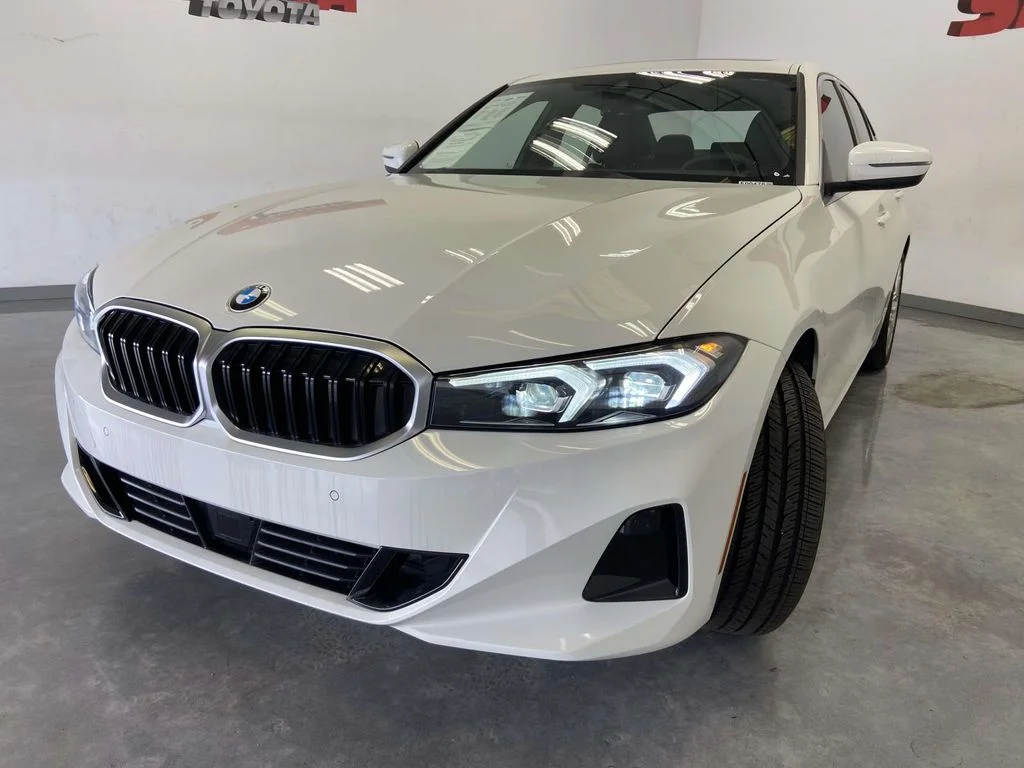 2025 BMW 3 Series 330i - Photo 6