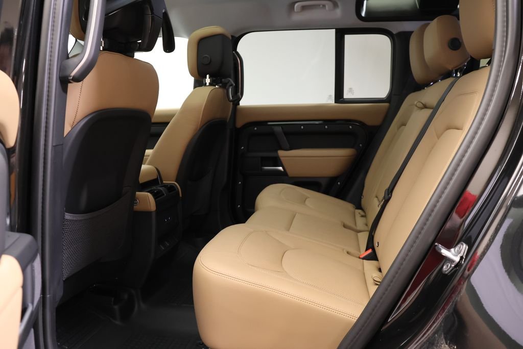 New 2026 Santorini Black Land Rover S image 35