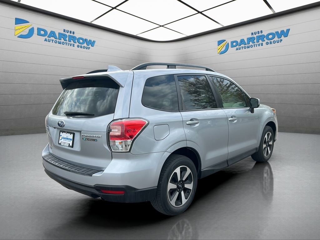 Used 2018 Silver Subaru 2.5i Premium image 5