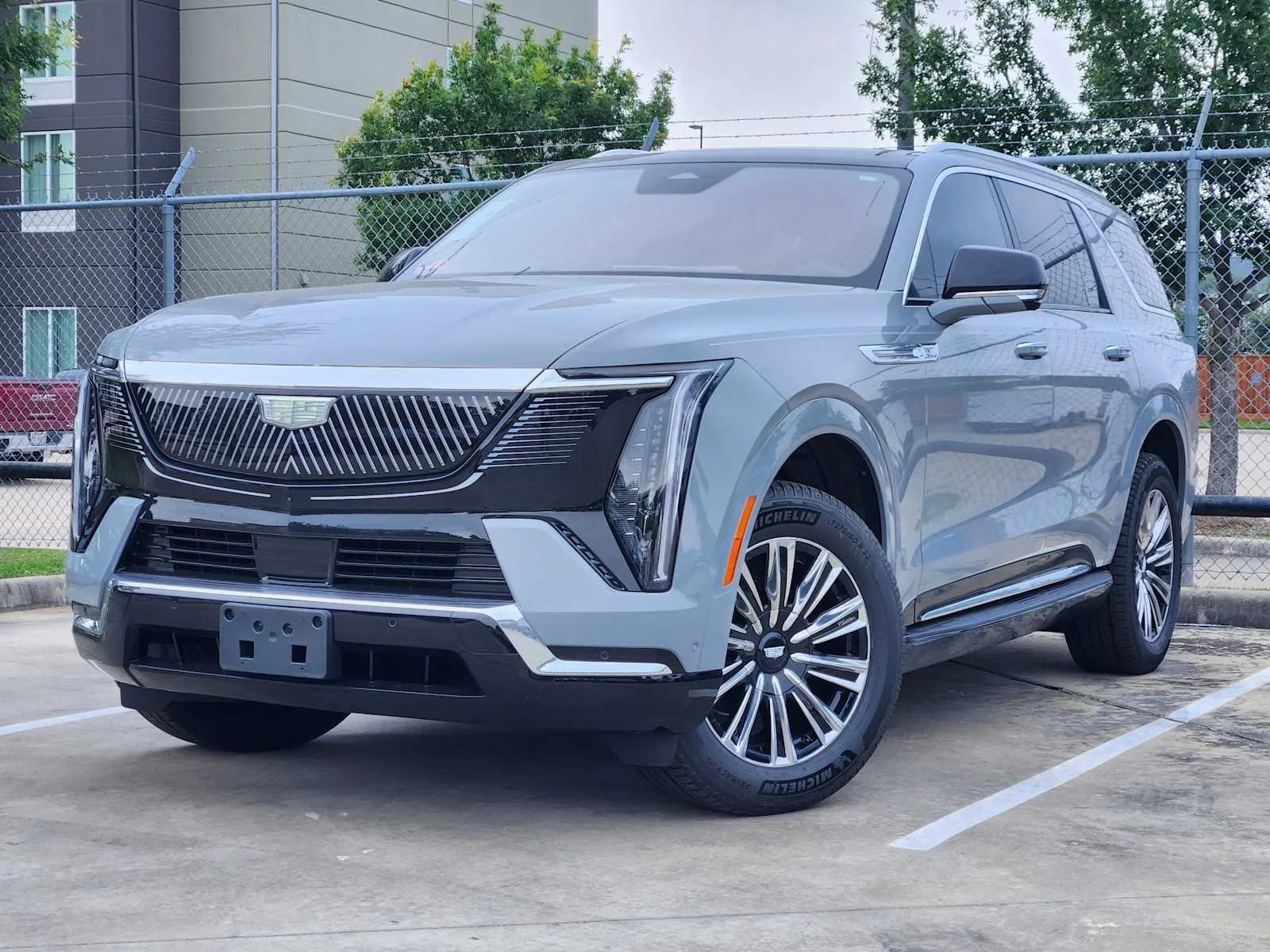 New 2026 Luna Metallic Cadillac Luxury image 1