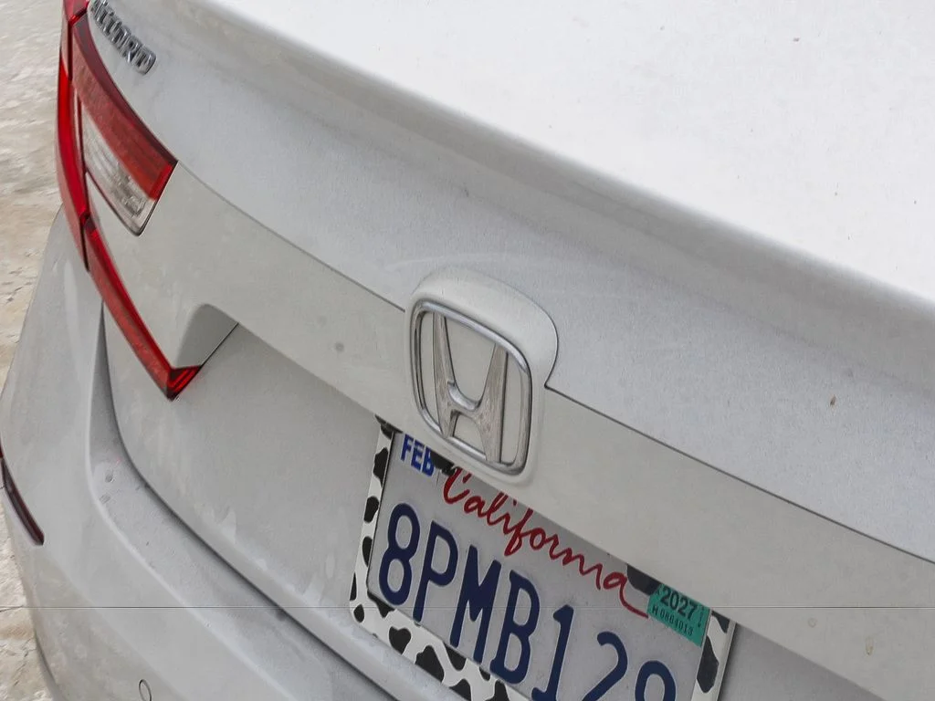 Used 2020 Platinum White Pearl Honda Touring 2.0T image 8