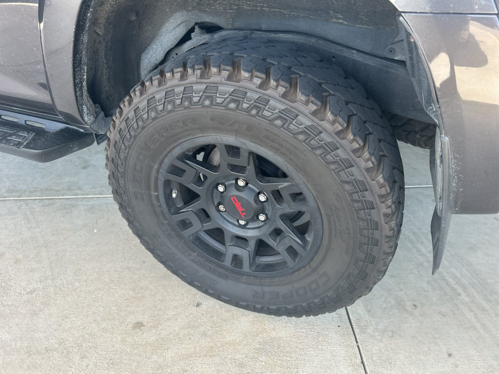 Used 2015 Magnetic Gray Metallic Toyota SR5 image 11