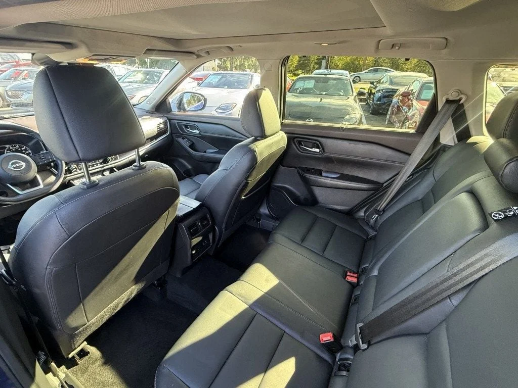 Used 2023 Caspian Blue Metallic Nissan AWD SL image 25