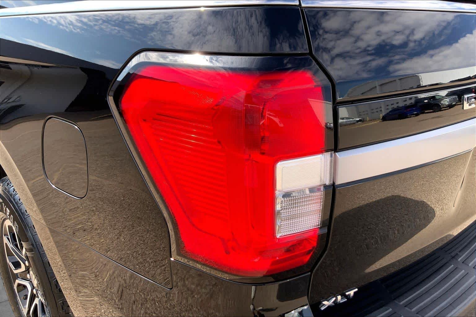 Certified Used 2023 Agate Black Metallic Ford XLT image 29