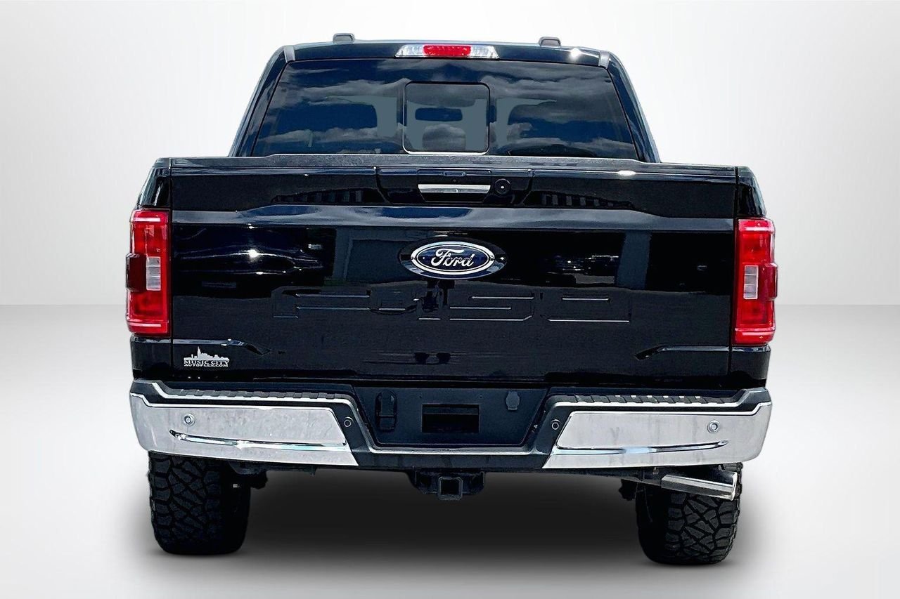 Used 2023 Agate Black Metallic Ford XLT image 7