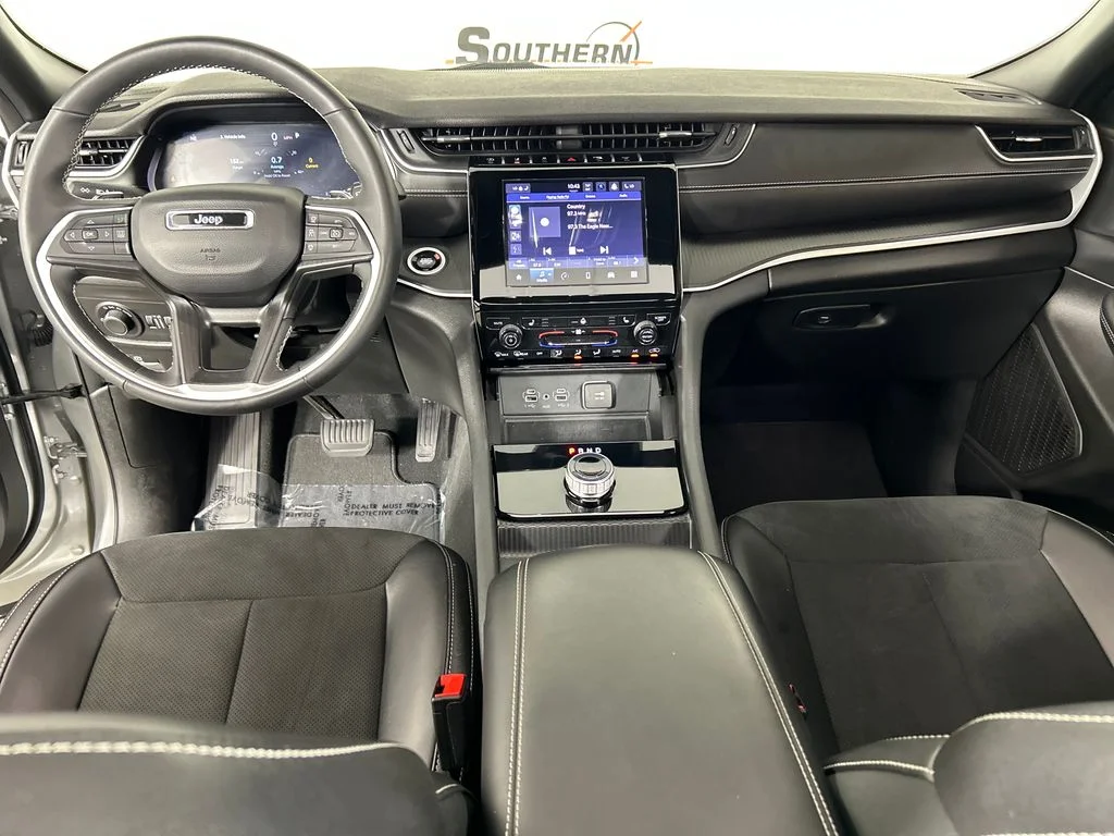 Used 2024 Silver Jeep Altitude X image 19