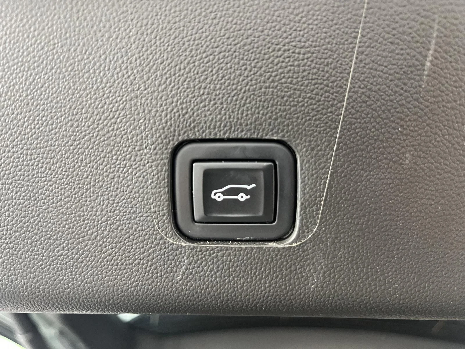 Used 2023 Silver Sage Chevrolet LT Leather image 22