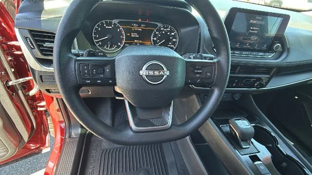 2025 Nissan Rogue S - Photo 16