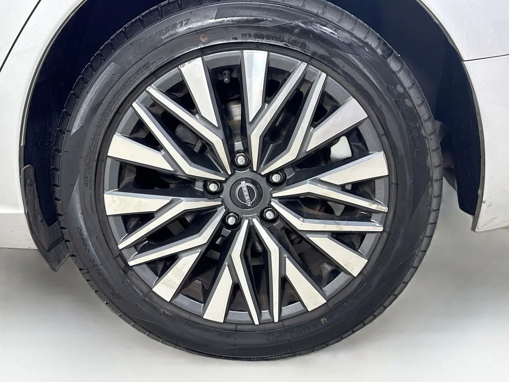 Certified Used 2024 Silver Nissan 2.5 SV image 38